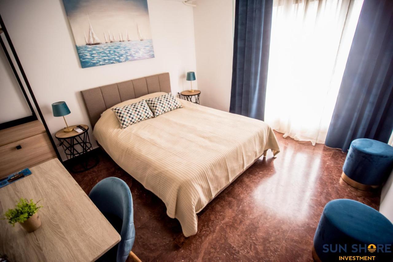 Explore Greece From Lovely City Centre Apartment Chalkís Exteriör bild