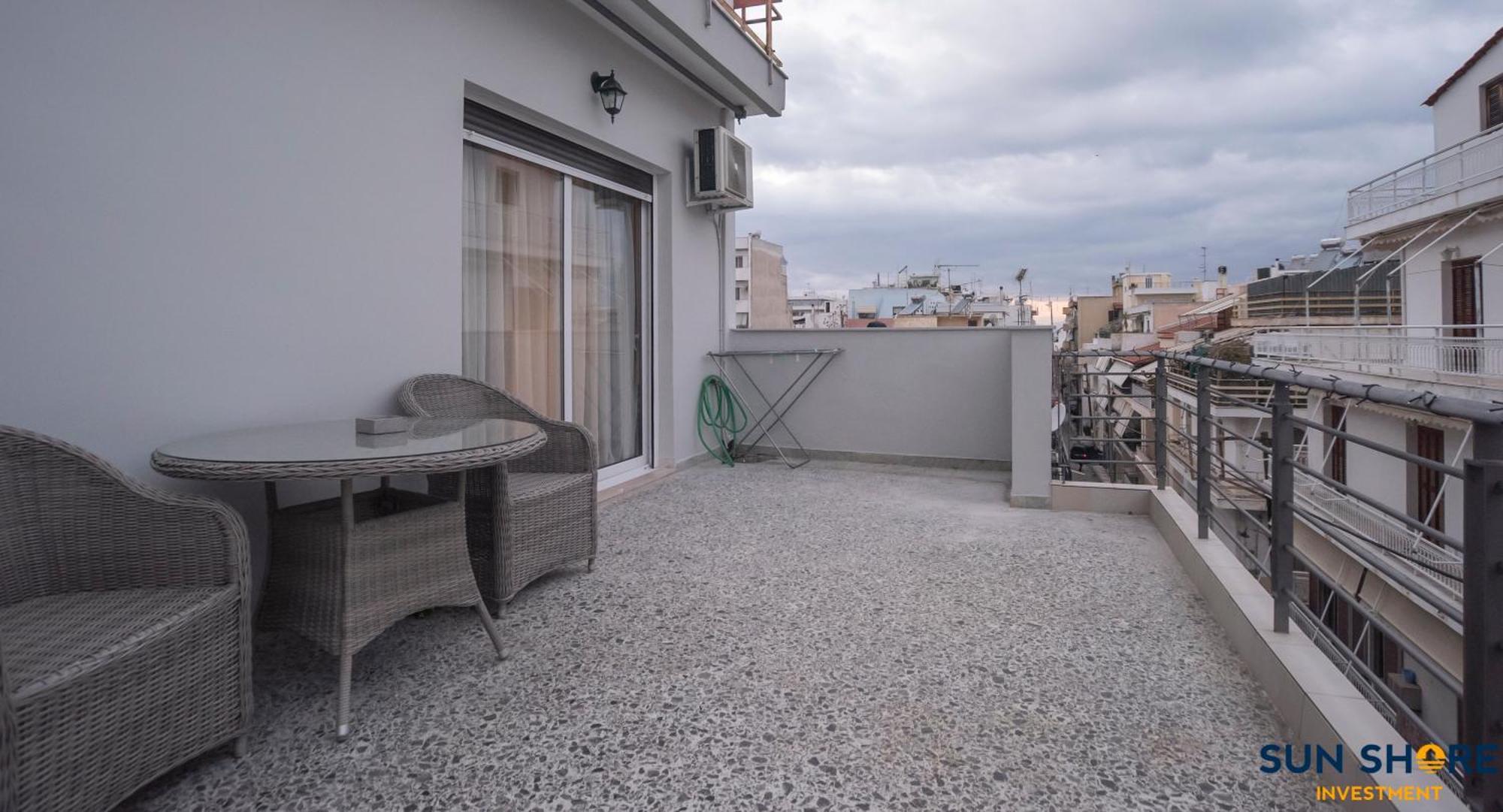 Explore Greece From Lovely City Centre Apartment Chalkís Exteriör bild