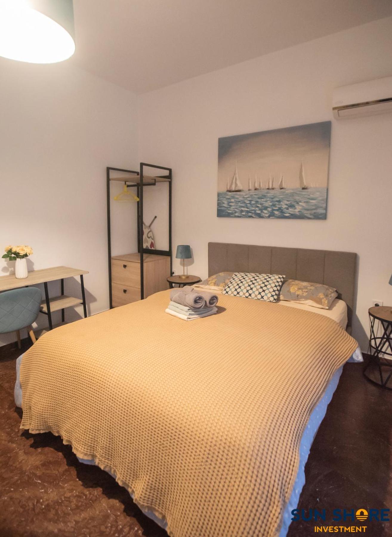 Explore Greece From Lovely City Centre Apartment Chalkís Exteriör bild