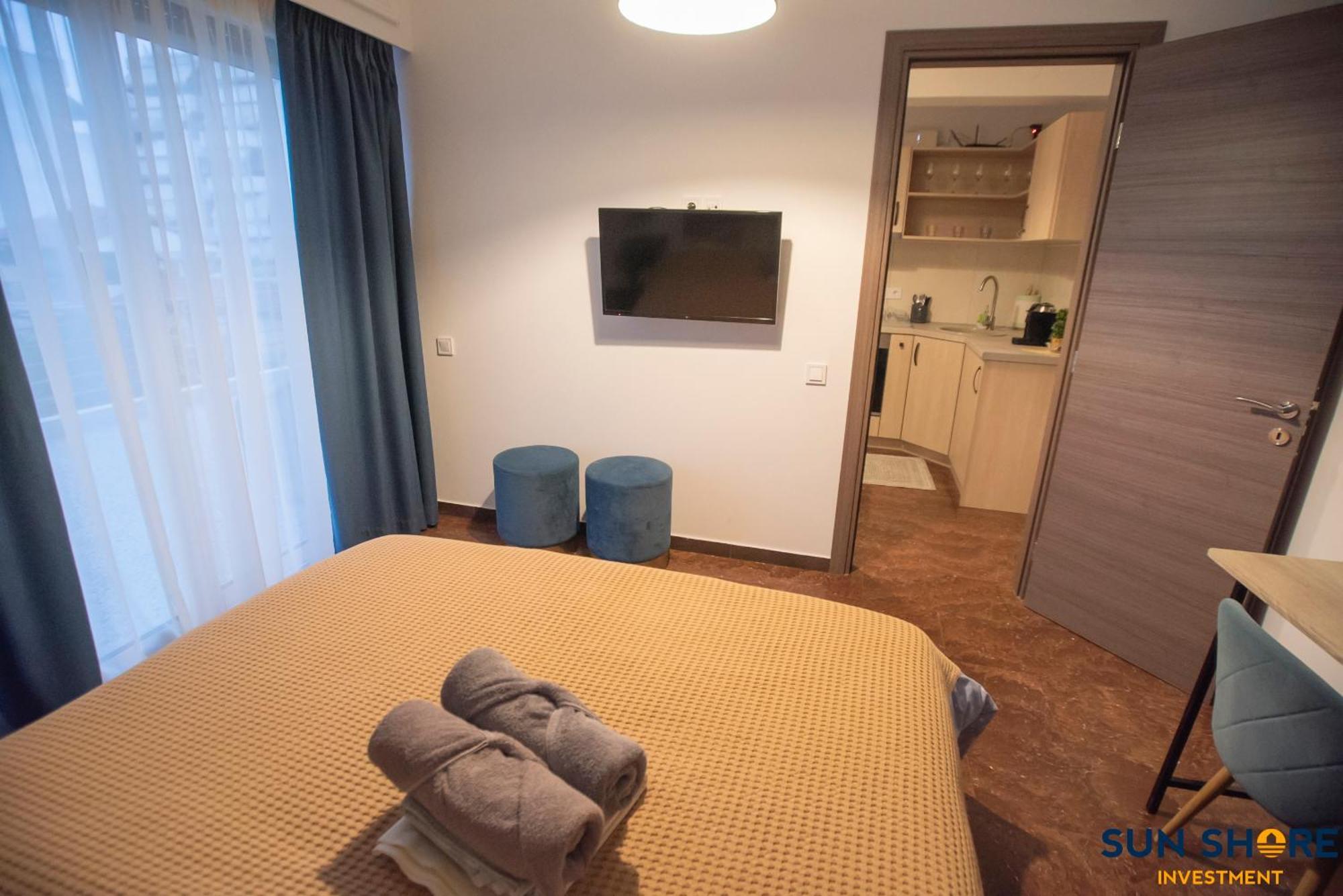 Explore Greece From Lovely City Centre Apartment Chalkís Exteriör bild